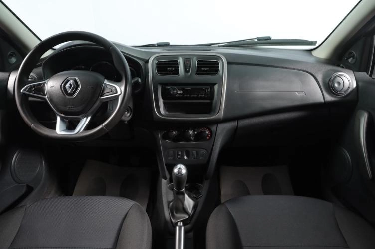 Renault Sandero 8 из 16