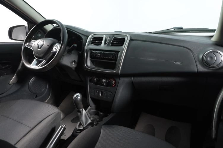 Renault Sandero 9 из 16