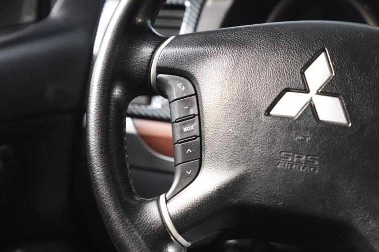 Mitsubishi Pajero 12 из 19