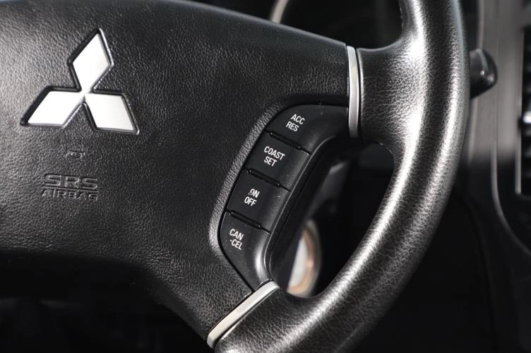 Mitsubishi Pajero 13 из 19