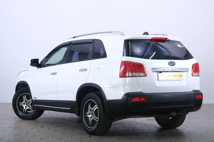 KIA Sorento 4 из 6