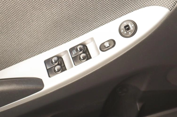 Hyundai Solaris 7 из 16