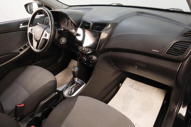Hyundai Solaris 10 из 16