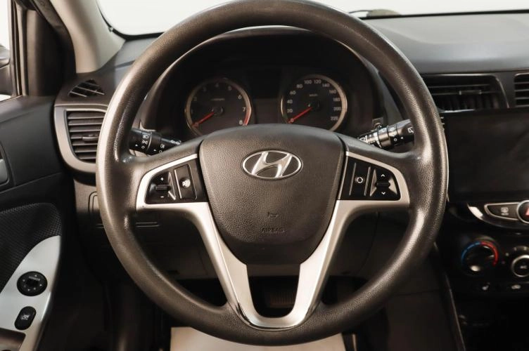 Hyundai Solaris 11 из 16