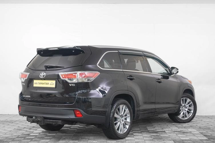 Toyota Highlander 6 из 6