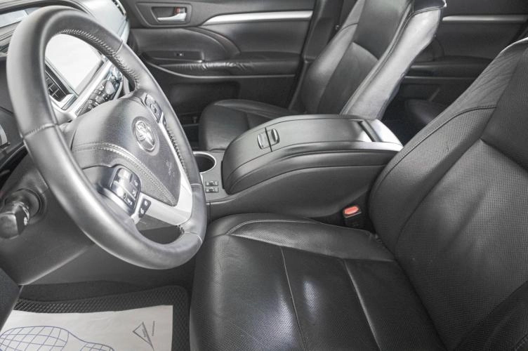 Toyota Highlander 8 из 24