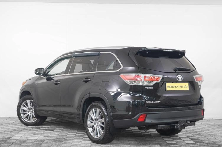 Toyota Highlander 4 из 6