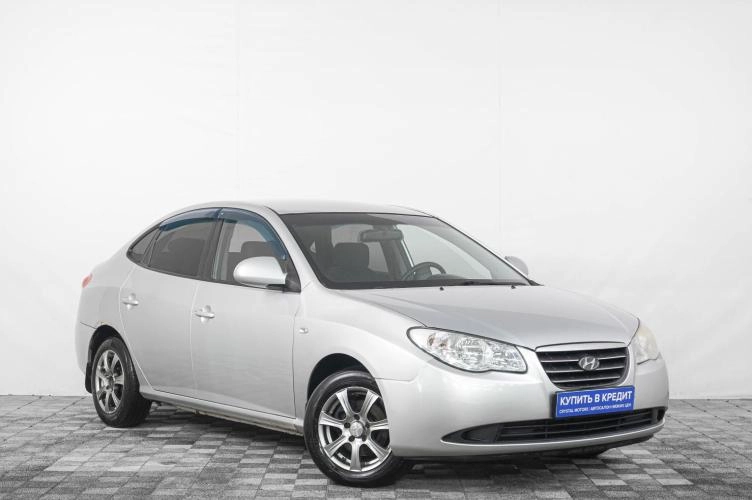 Hyundai Elantra 1 из 6