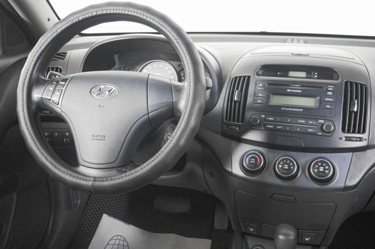 Hyundai Elantra 12 из 21