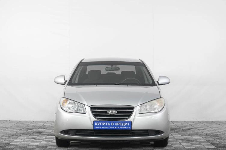 Hyundai Elantra 2 из 6