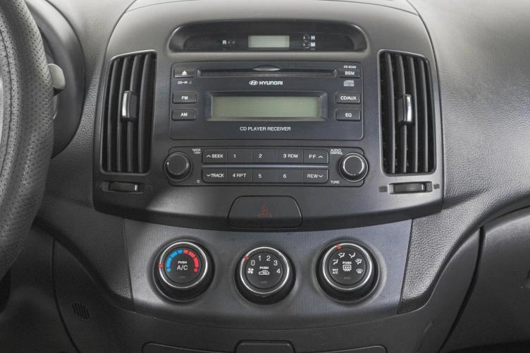 Hyundai Elantra 17 из 21