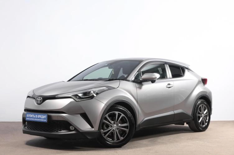 Toyota C-HR 3 из 6