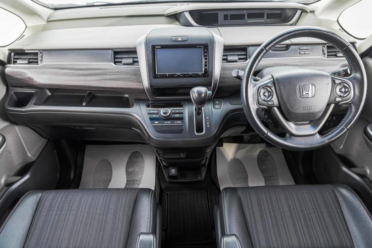Honda Freed 9 из 26