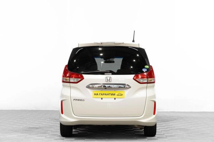 Honda Freed 5 из 6