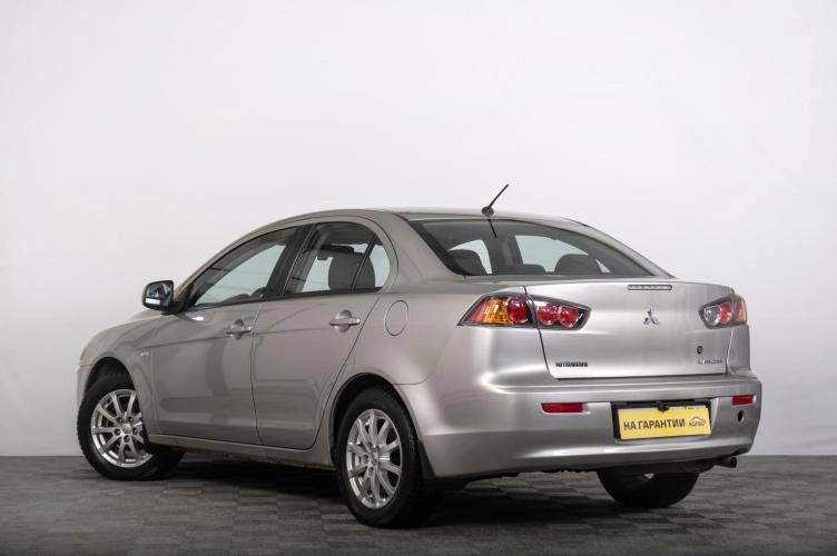 Mitsubishi Lancer 5 из 6