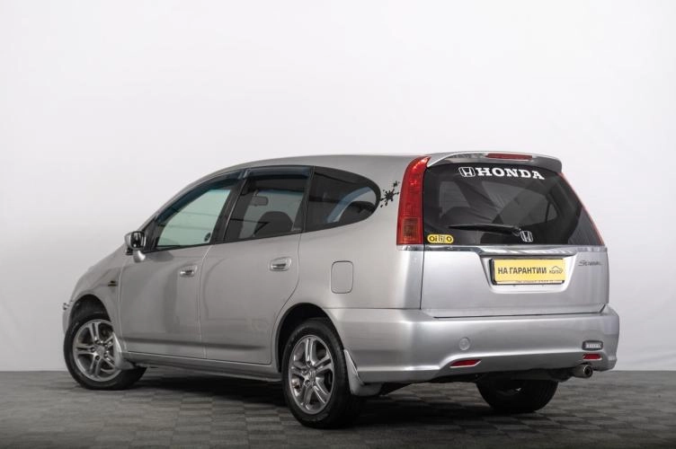 Honda Stream 5 из 6