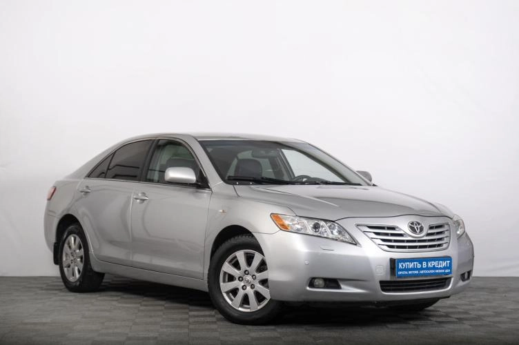 Toyota Camry 1 из 6