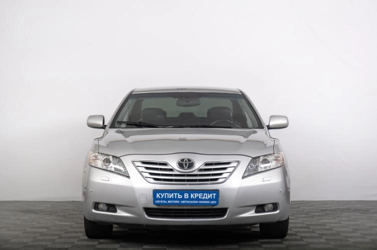 Toyota Camry 3 из 6