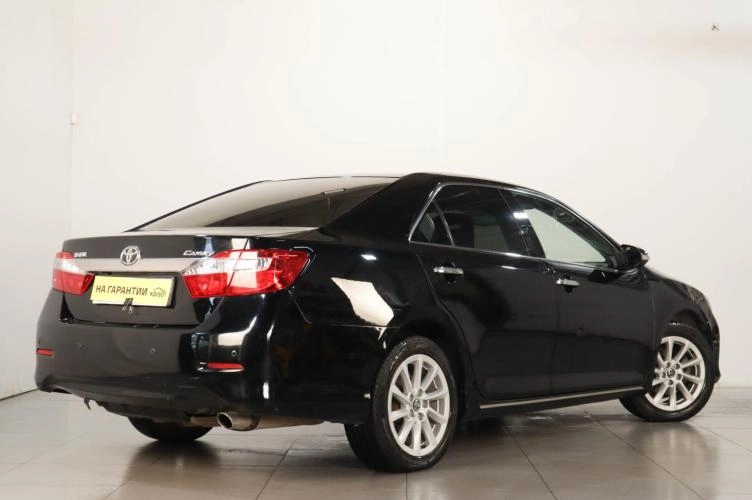 Toyota Camry 6 из 6