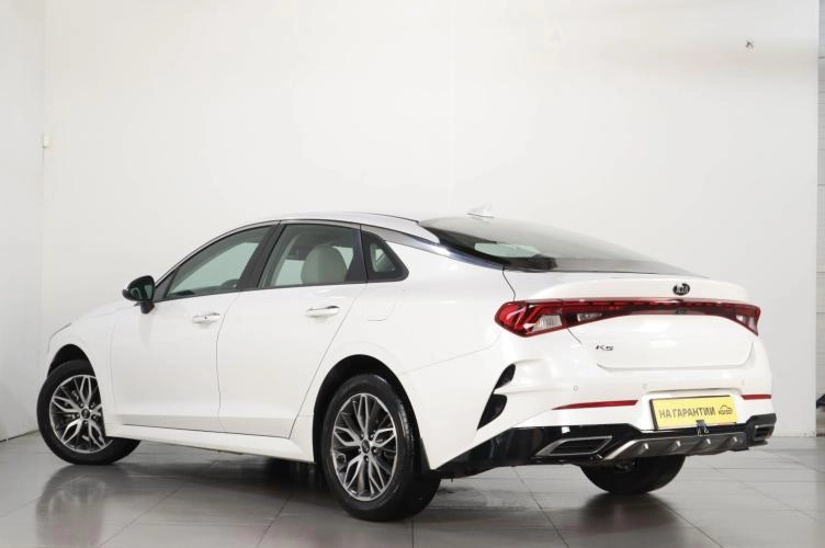 KIA K5 4 из 6