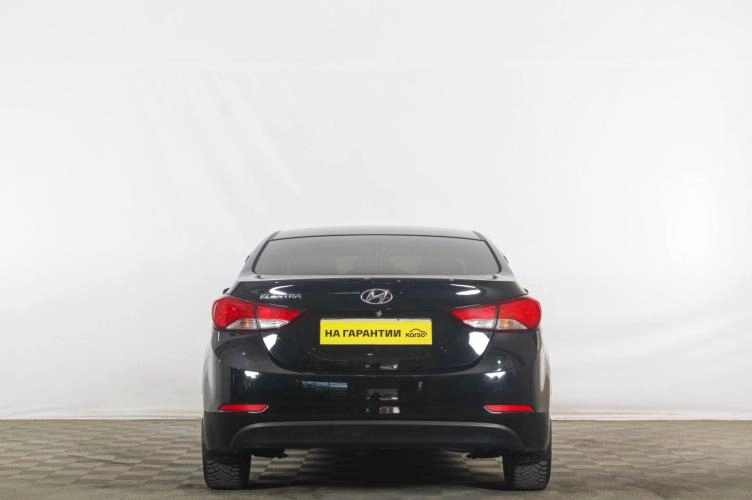 Hyundai Elantra 5 из 6