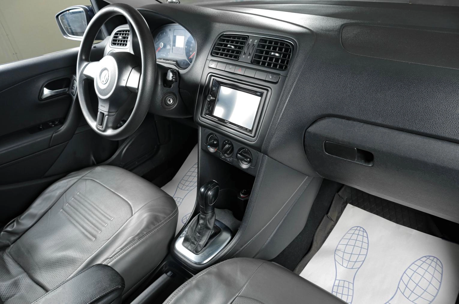Volkswagen Polo 10 из 16