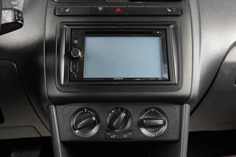 Volkswagen Polo 14 из 16
