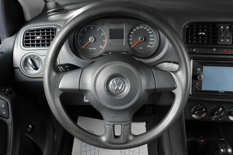 Volkswagen Polo 13 из 16