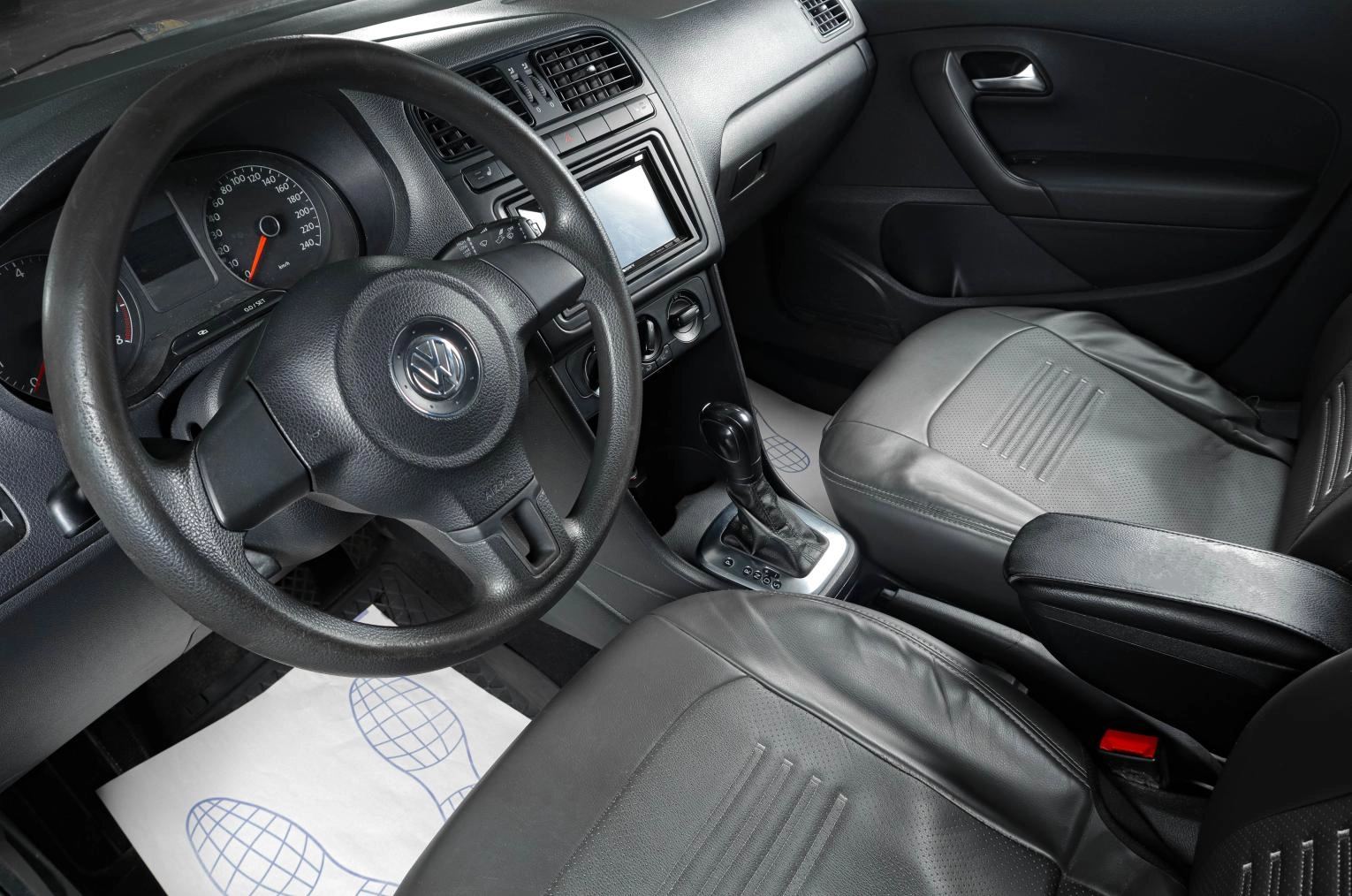 Volkswagen Polo 7 из 16