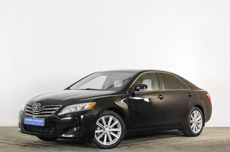 Toyota Camry 3 из 6