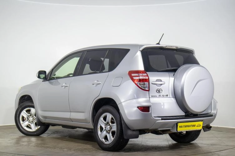 Toyota RAV4 6 из 6