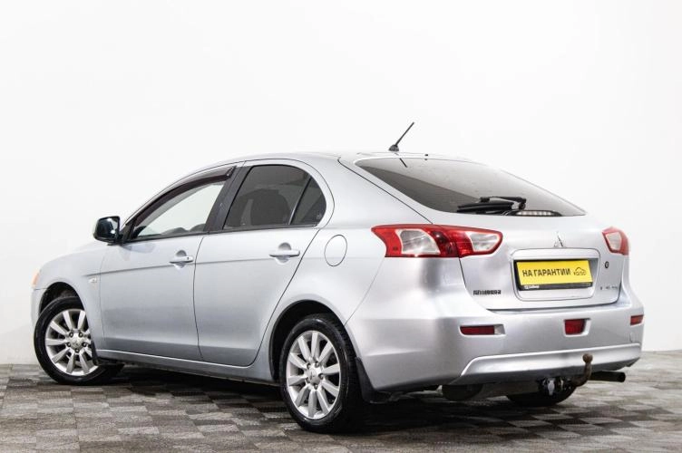 Mitsubishi Lancer 4 из 6