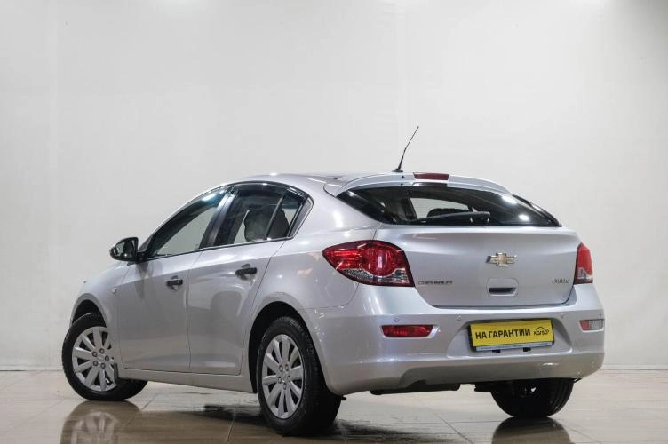 Chevrolet Cruze 4 из 6