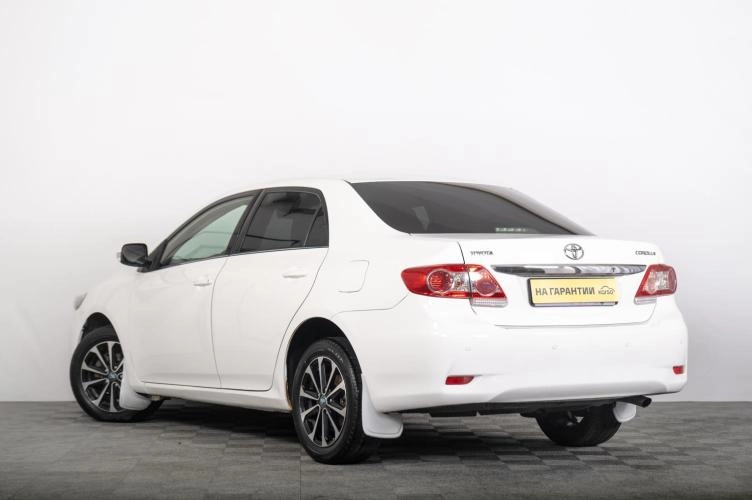 Toyota Corolla 5 из 6