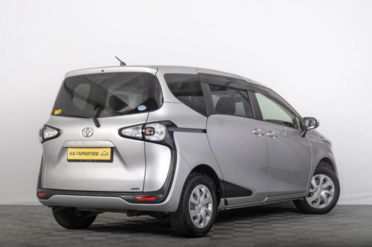 Toyota Sienta 6 из 6