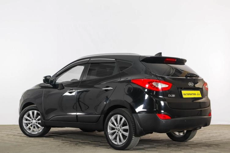 Hyundai ix35 4 из 6