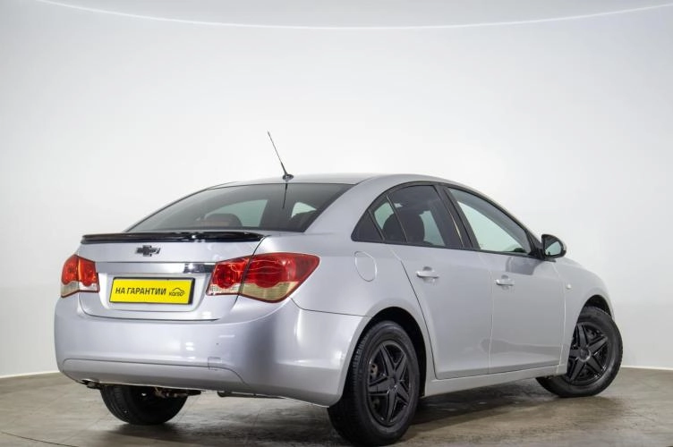 Chevrolet Cruze 4 из 6
