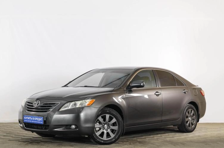 Toyota Camry 3 из 6