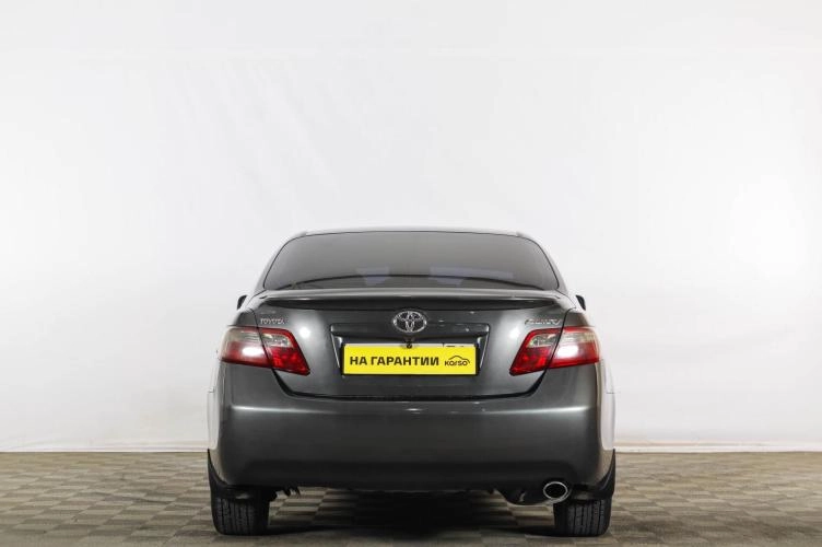 Toyota Camry 5 из 6
