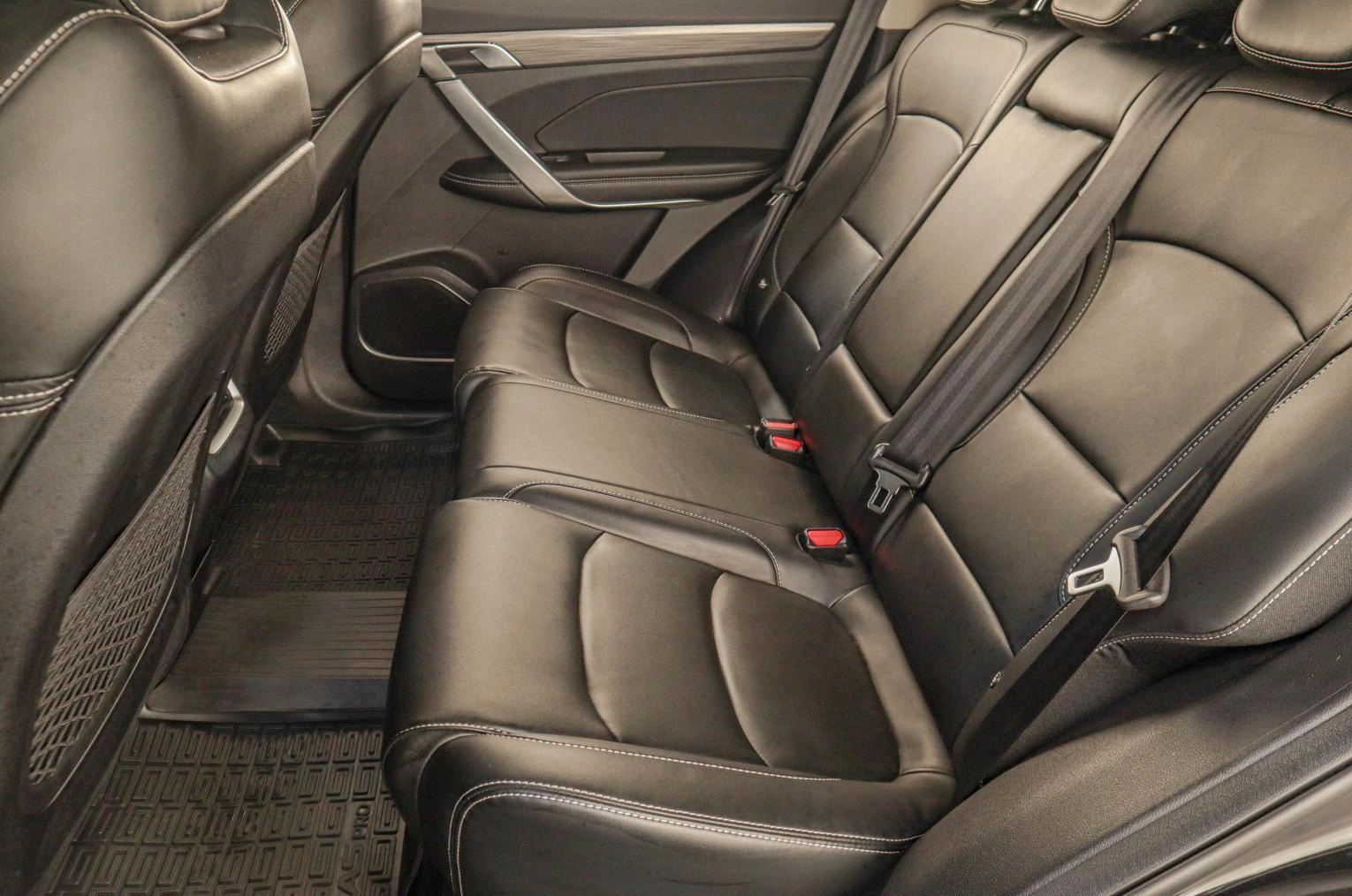 Geely Atlas Pro 19 из 19