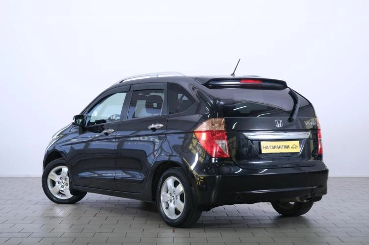 Honda FR-V 4 из 6