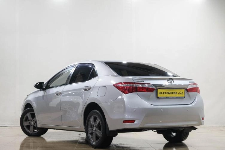 Toyota Corolla 4 из 6