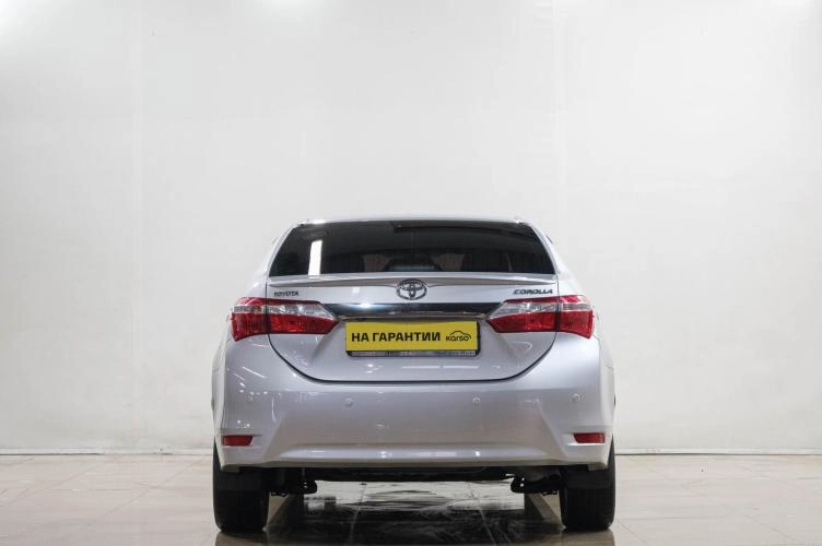 Toyota Corolla 5 из 6
