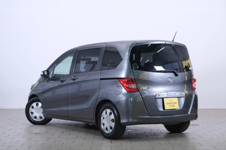 Honda Freed 4 из 6