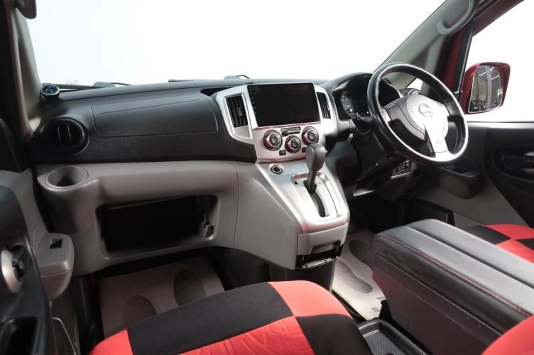 Nissan NV200 7 из 16