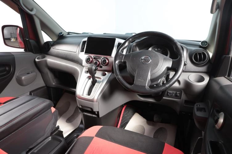 Nissan NV200 9 из 16