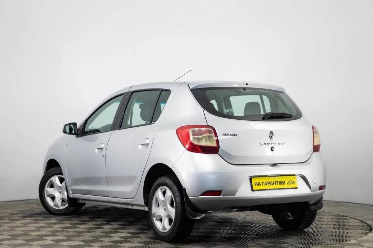 Renault Sandero 6 из 6