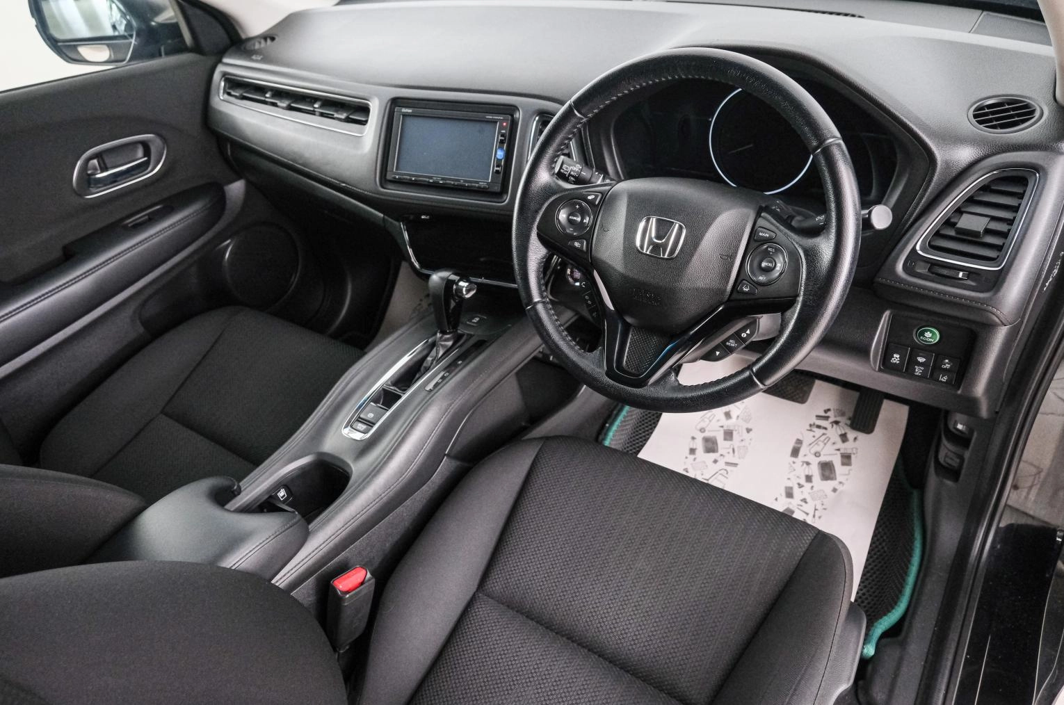 Honda Vezel 8 из 23