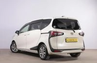 Toyota Sienta 4 из 19