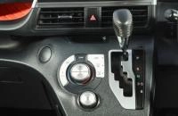 Toyota Sienta 14 из 19